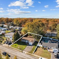 renovated-cozy-house-in-selden-neighborhood_1.jpg