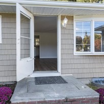 renovated-cozy-house-in-selden-neighborhood_2.jpg