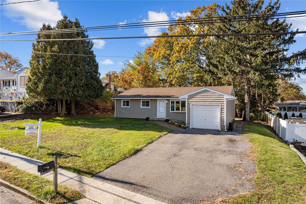 Renovated Cozy House in Selden Neighborhood